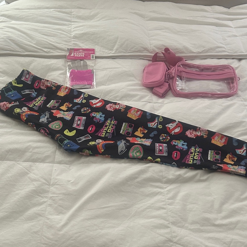 Women’s Black Retro Graphic Leggings - Unbranded